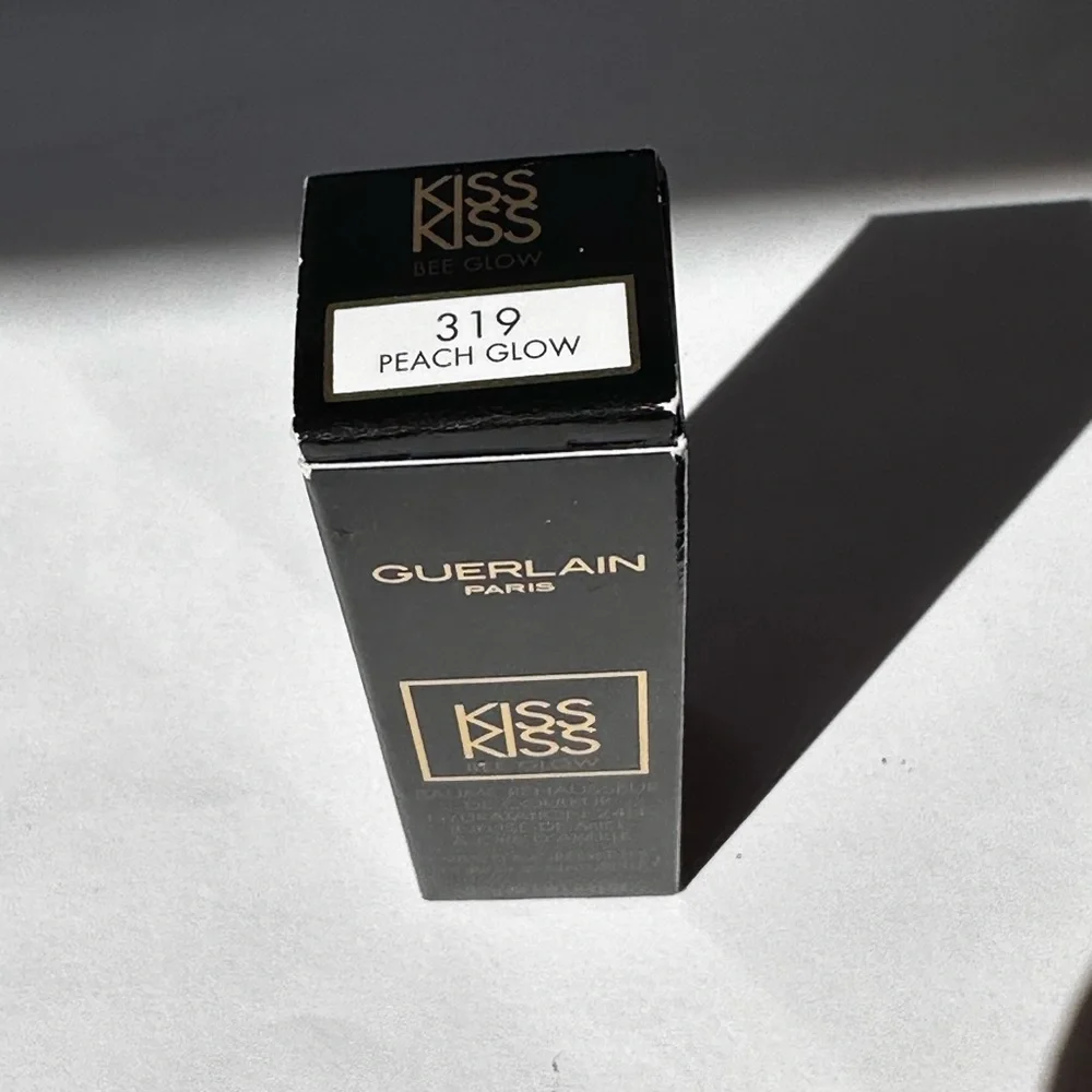 🆕 GUERLAIN Kiss Kiss Bee Glow Lipstick Balm in 319 Peach Glow - Fresh Coral NIB